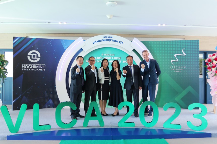 Trao giải Doanh nghiệp Niêm yết 2023: Nhiều báo cáo mang tính đột phá, “lần đầu tiên”